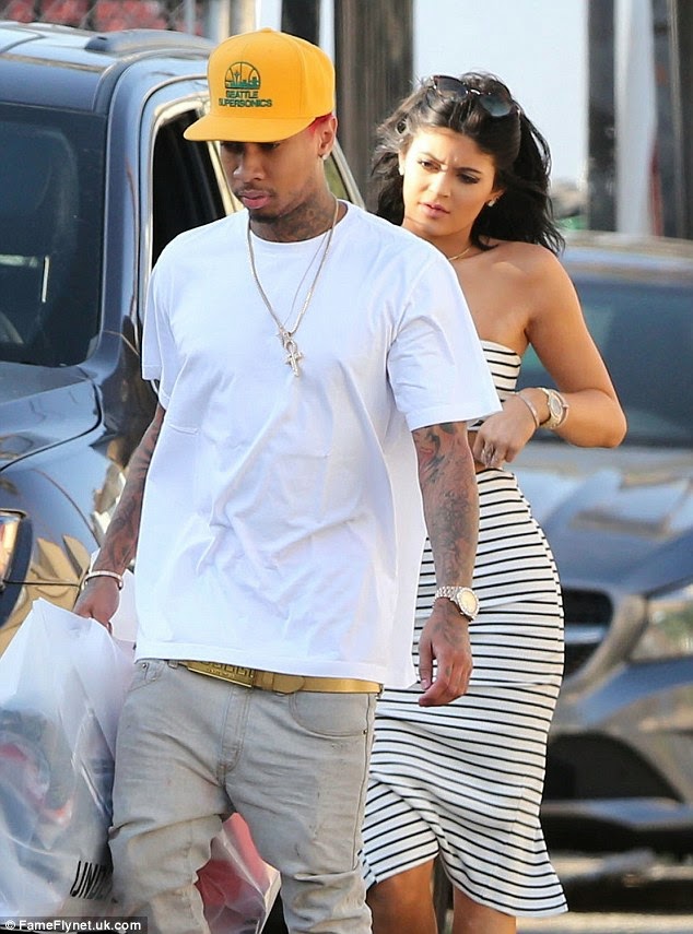MXM UPDATE: Kylie Jenner and boyfriend Tyga go shopping 